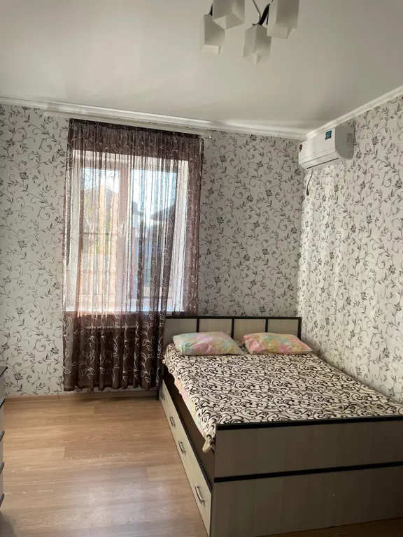 Коттедж Уютный дом в центре курортного поселка — аренда посуточно в Витязево