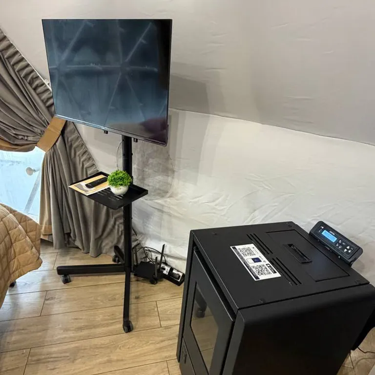 Дом для двоих в сосновом лесу