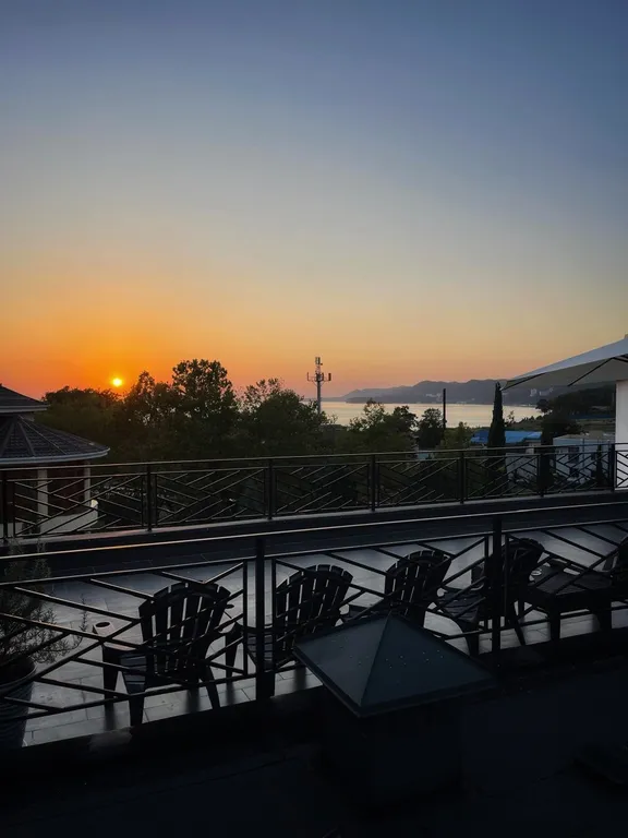 Апартаменты в 3 минутах до пляжа с видом на горы