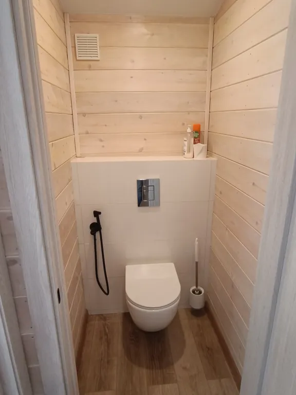 Уютный дом у леса