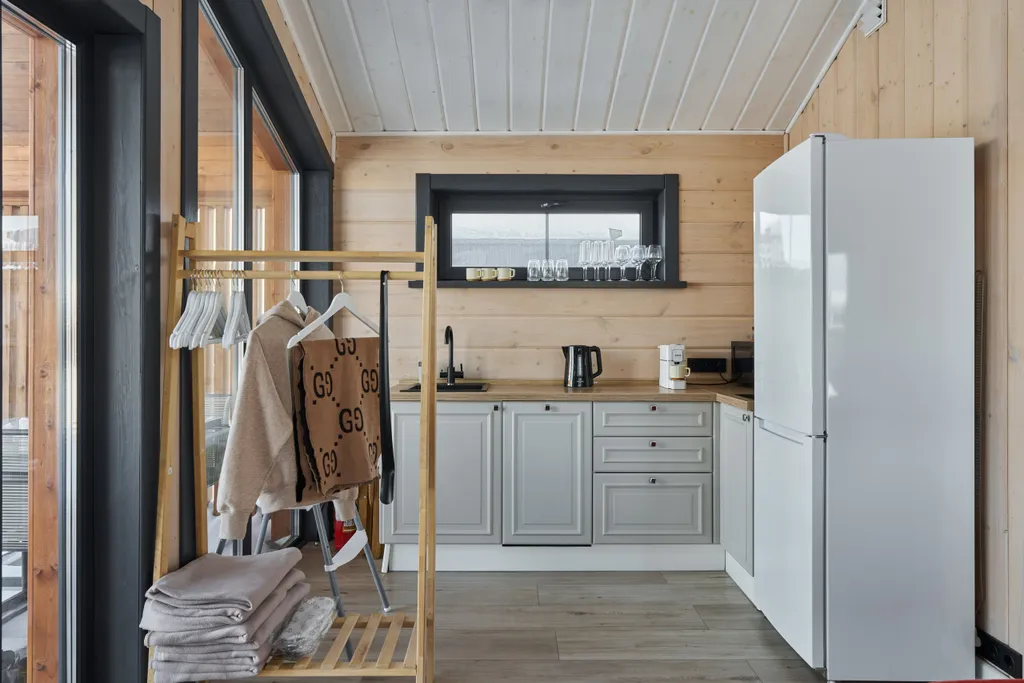 Коттедж Панорамный дом среди зимнего леса рядом с озером — Семеновское