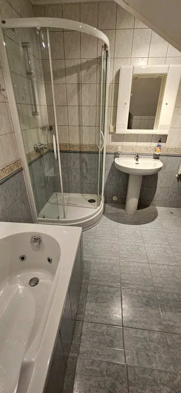 Двухуровневая квартира у озера Тихое