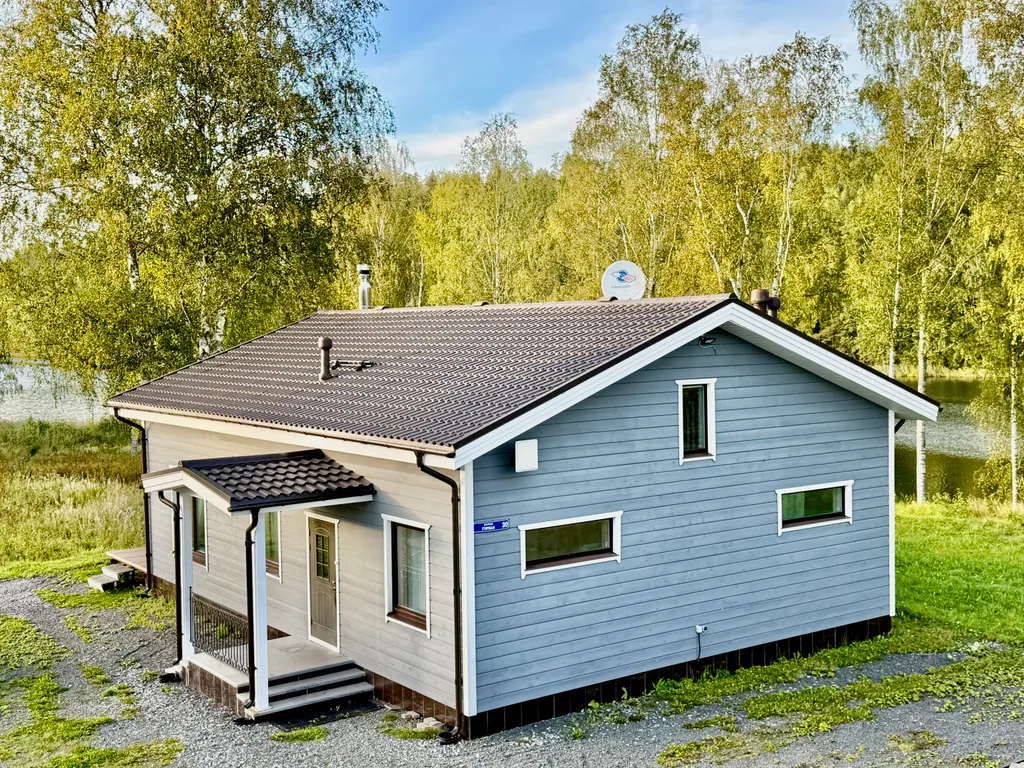 Домик с озером