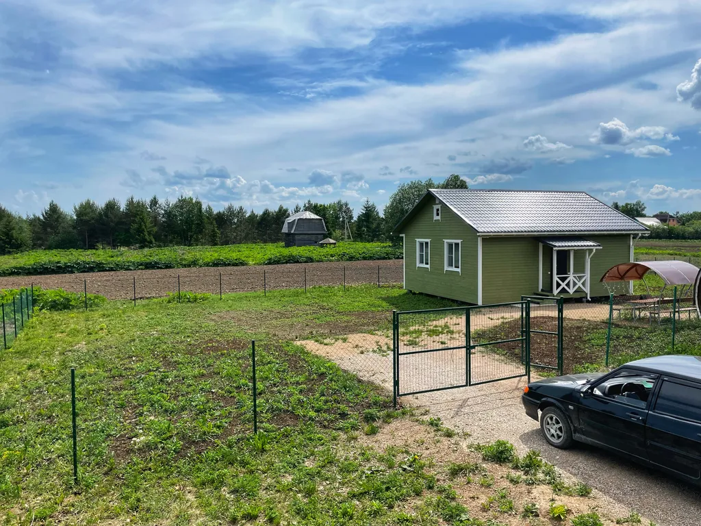 Коттедж Уютный коттедж с видом на озеро Врево — Володарское