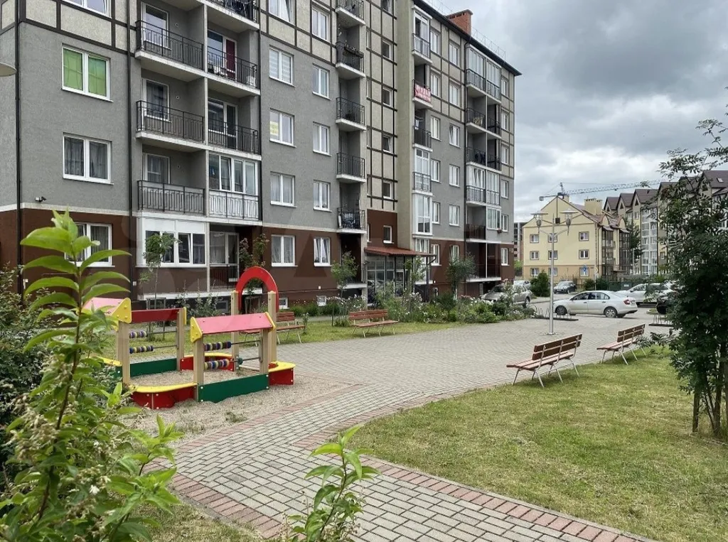 Светлая однокомнатная квартира в тихом районе Светлогорска.