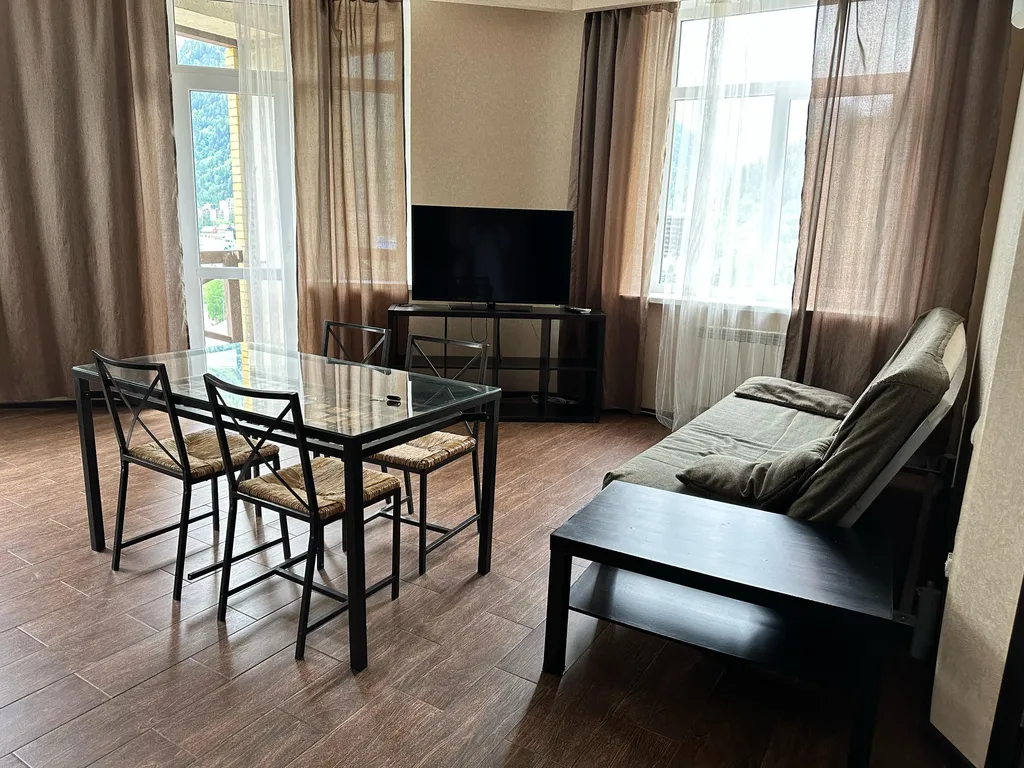 Квартира Евротрешка в самом центре с видом на канатку и горы — аренда посуточно в Домбай