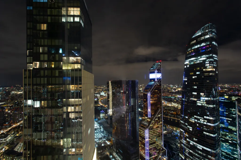 Редкий Пентхаус-формат на 64 этаже, оникс, подсветка, панорамные окна