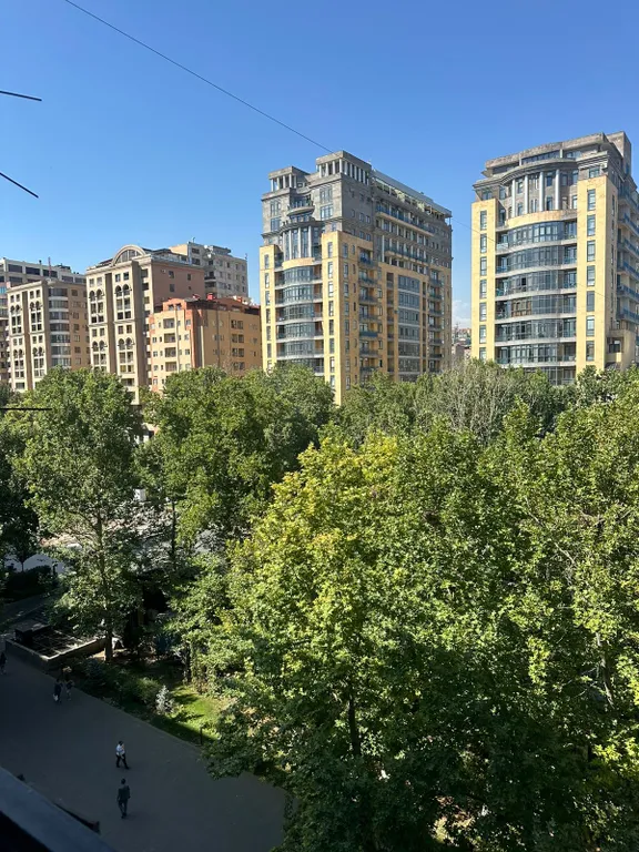 Avchieva's apt on Mashtots Ave