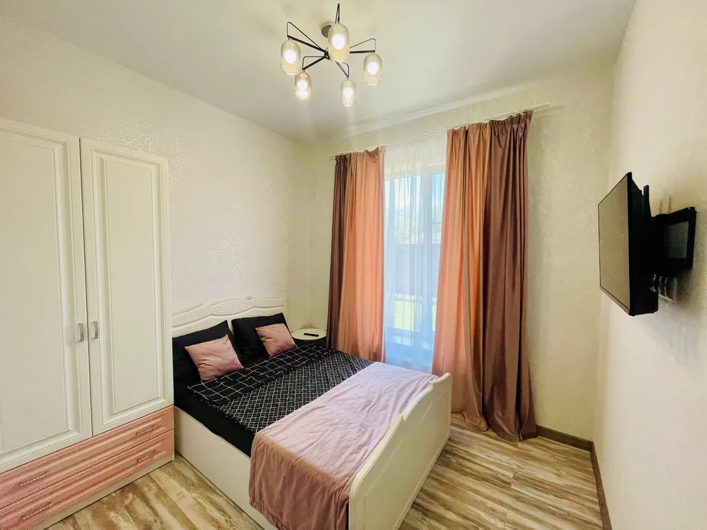 Дом с теплым бассейном и банным чаном Краснодар