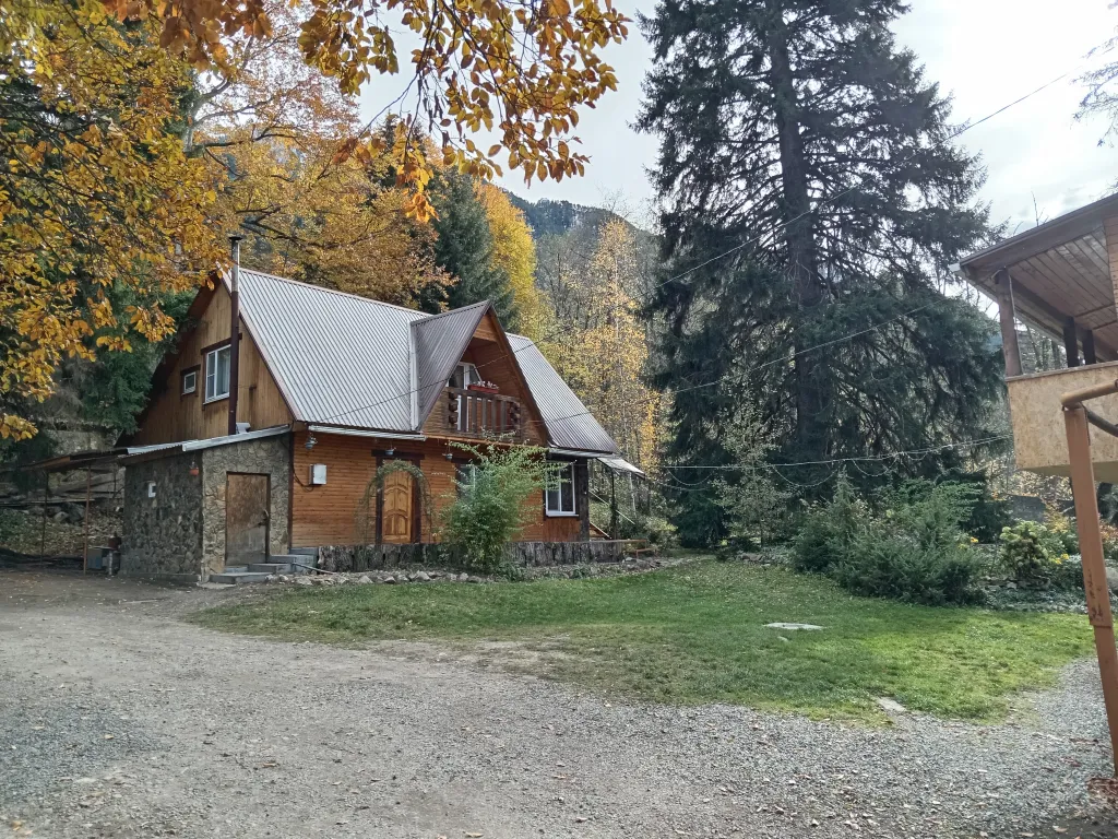 Целый этаж под ключ с видом на горы и лес Лодж