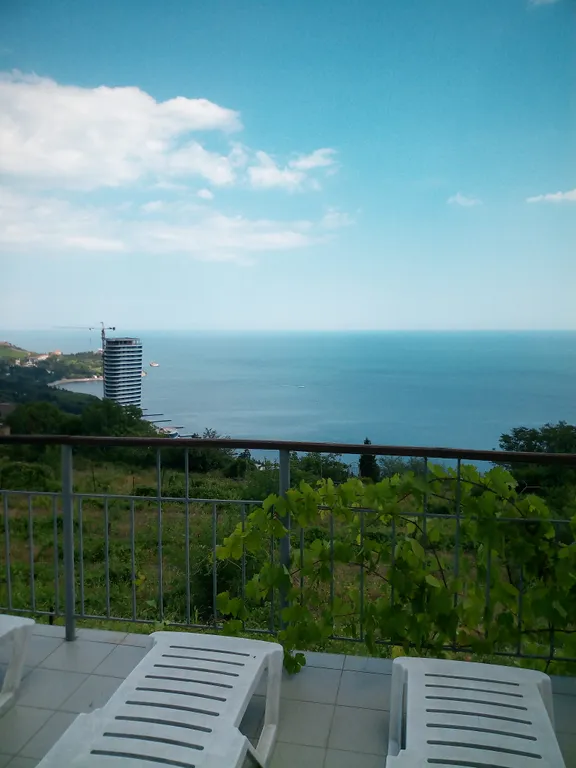 Коттедж Дом с видом на море и горы — аренда посуточно в Партенит