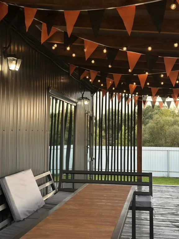 Современный дом с баней и чаном