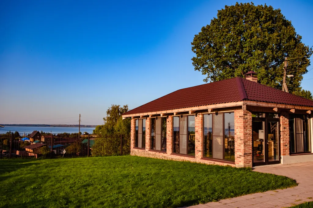 Дом Веськово с видом на озеро Плещеево