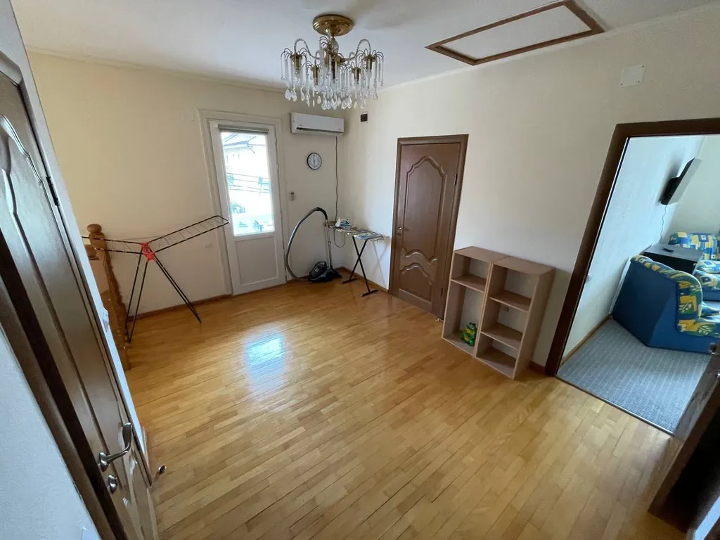 Комфортный двухэтажный дом, 9 спальных мест