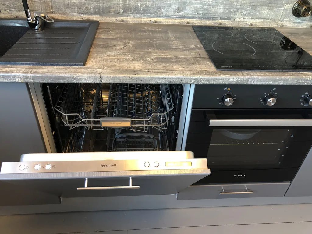 Уютный дом и баня на дровах с рядом озером