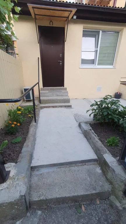 Квартира в центре города с собственным двориком и отдельным входом