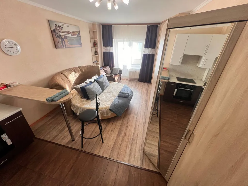 Квартира Уютная светлая студия, центр, ТЦ Вояж, парковка, кафе, аквапарк источник — Тюмень