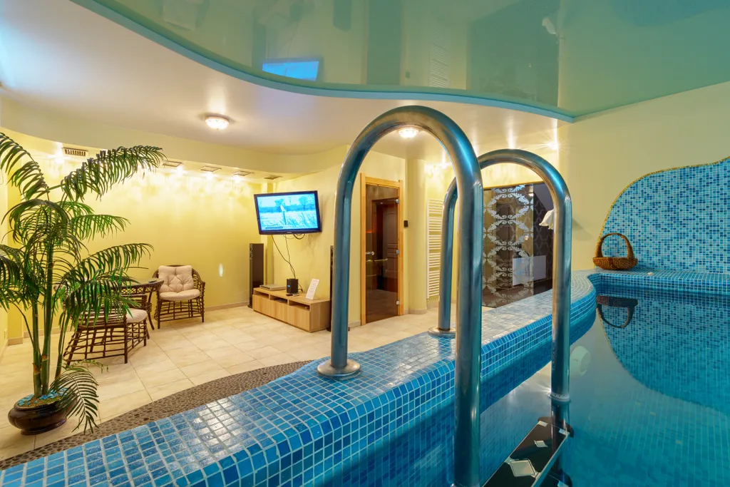 Элитный коттедж с бассейном