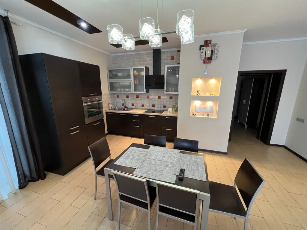 Просторная двухкомнатная квартира в элитном доме