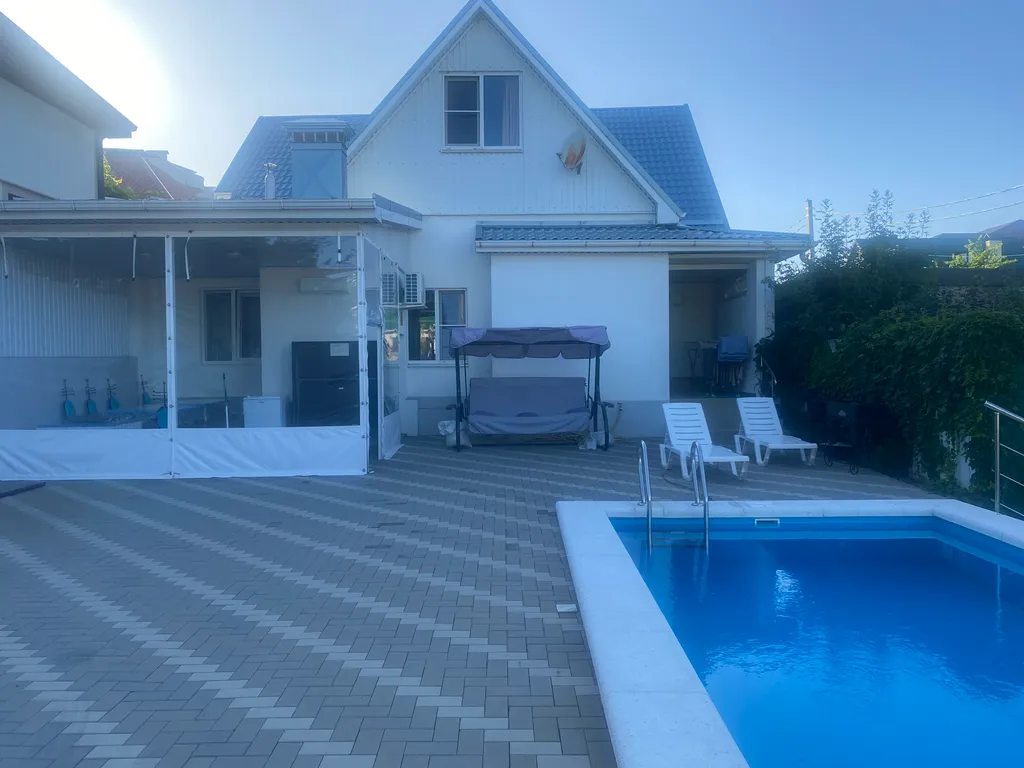 Коттедж Дом с бассейном с подогревом — Новороссийск