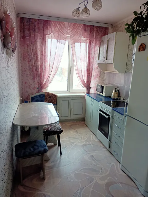 Квартира Двухкомнатная квартира в центре города — Таштагол