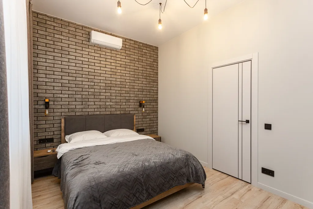 На первой линии от моря сдам полдома