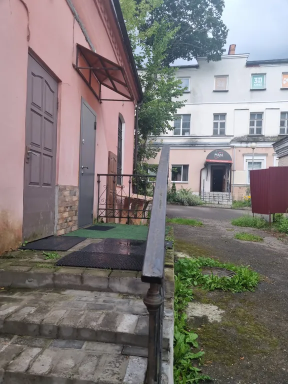 В историческом доме в центре города, уютные апартаменты, своя парковка