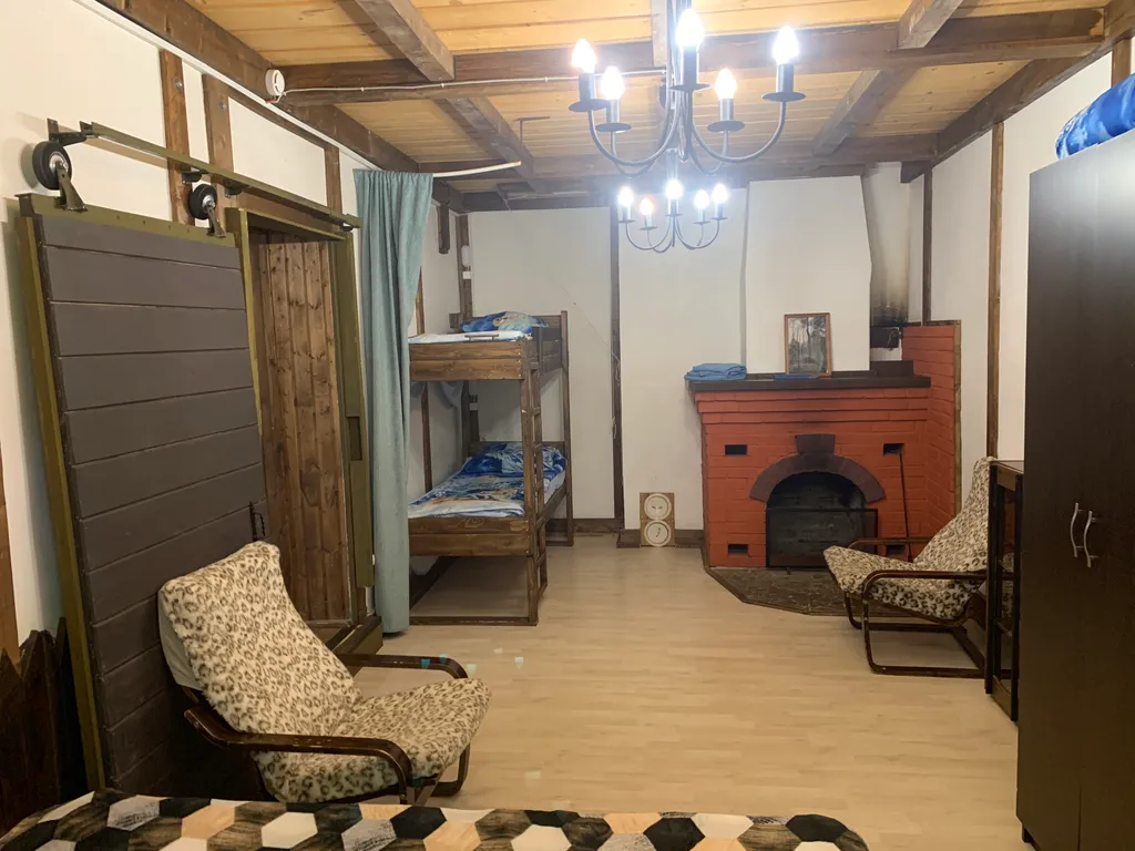 Уютный семейный номер с камином