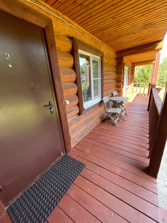 Дом на берегу озера Селигер