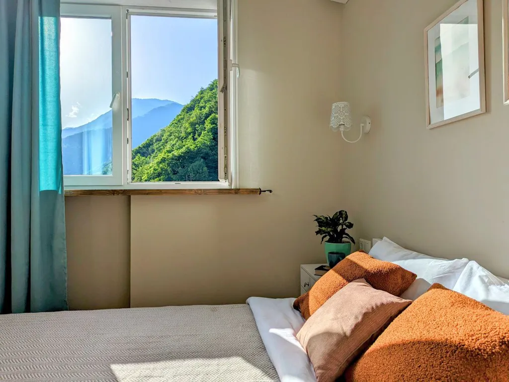 Роскошные двухуровневые апартаменты с панорамным видом на горы