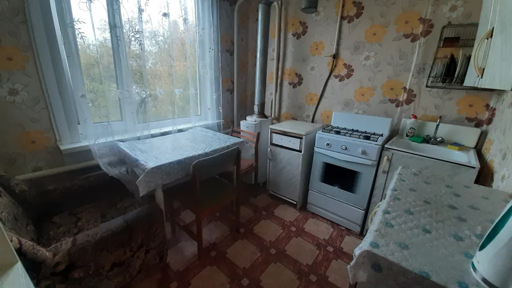 Очень,  очень тёплая квартира и тихая улица.