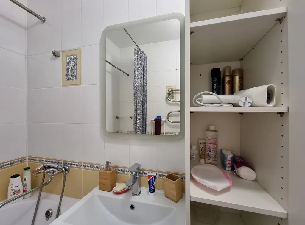 Двухкомнатная квартира с подиумами