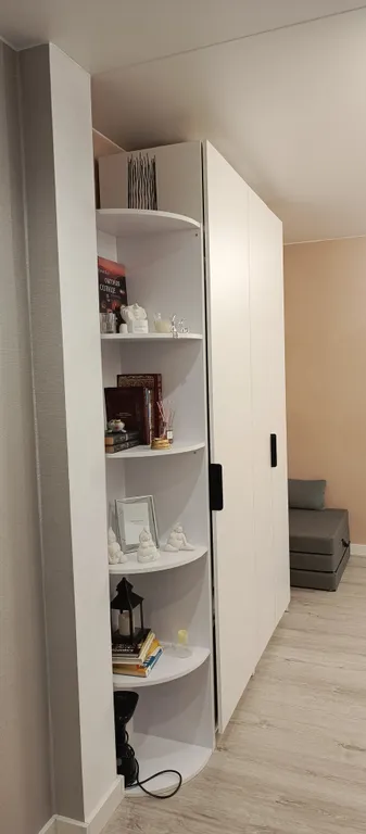 Современная квартира на берегу озера