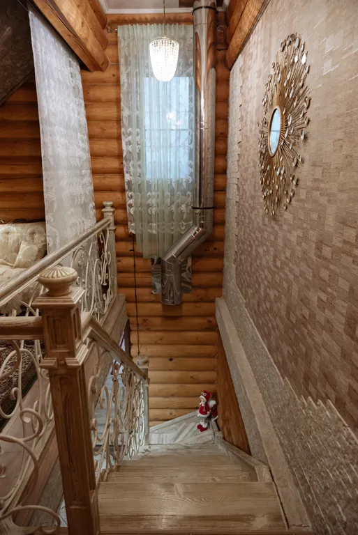 Уютный дом на берегу реки