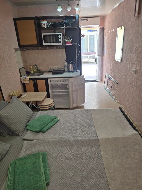 Уютный эллинг, комната, на самом берегу моря