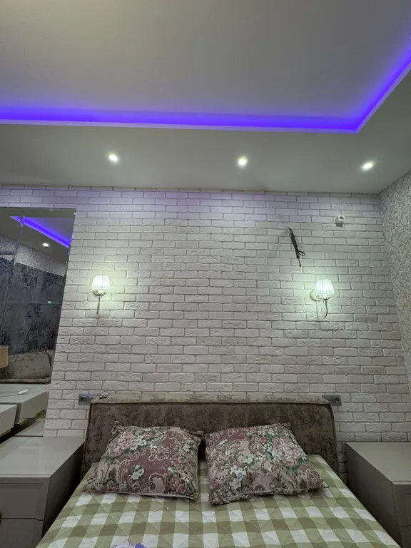 Резиденция в деревне в окружении леса