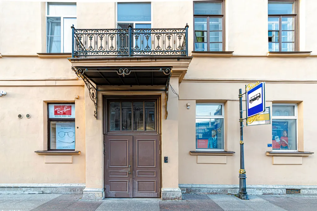 Студия с евроремонтом, высокими потолками и парковкой в центре