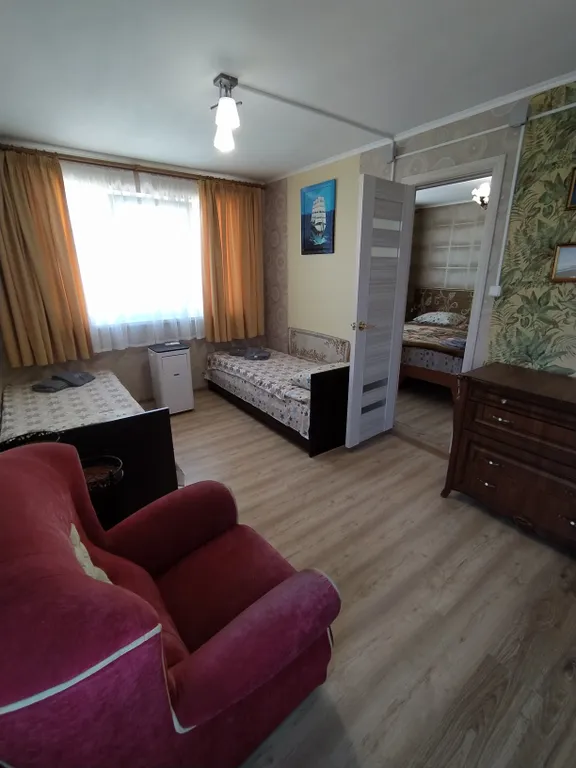 Коттедж Двухэтажный трёхкомнатный дом Крым с кухней и двором под ключ — аренда посуточно в Заозёрное