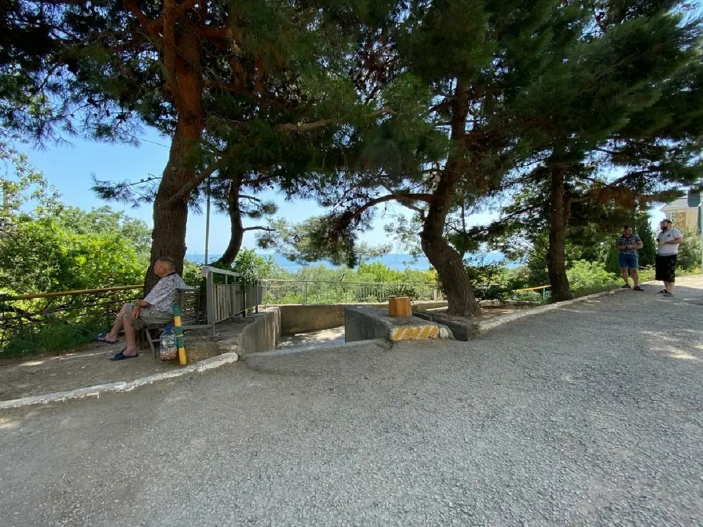 Квартира-студия напротив Мисхорского парка c двориком