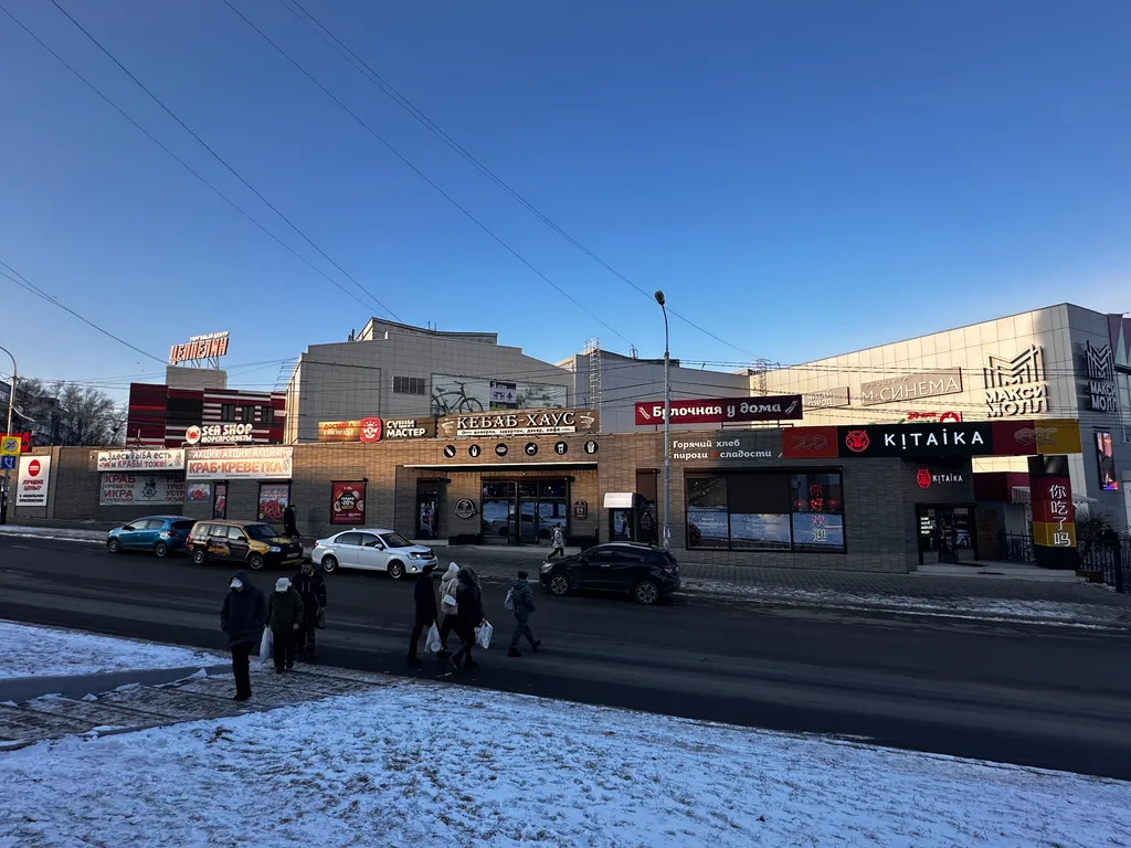 Отдельная комната со своим сан узлом в самом центре города