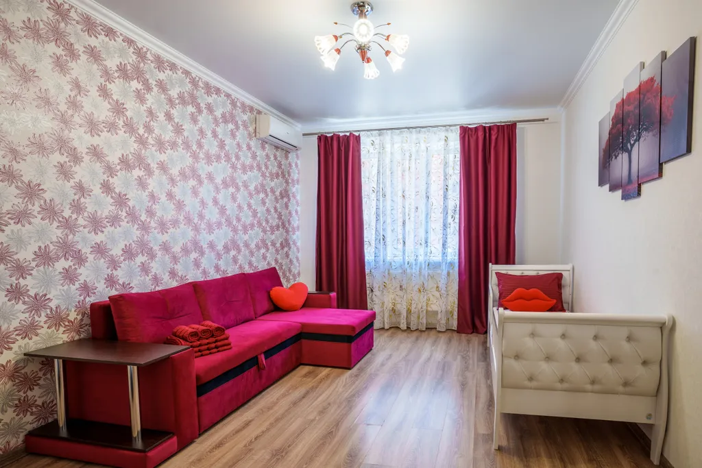 Просторная двухкомнатная квартира возле парка Галицкого