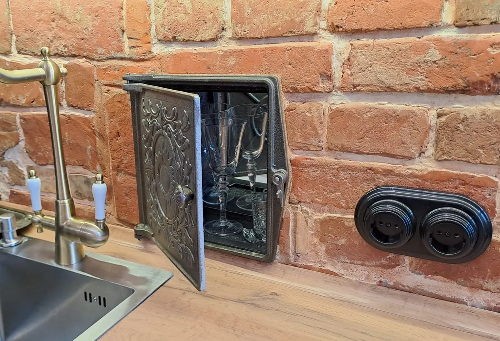 Студия у Соборной площади Кремля