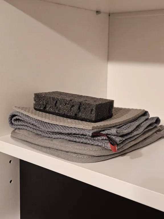 Вилла Nelli с видом на озеро и зоной барбекю среди каменной россыпи