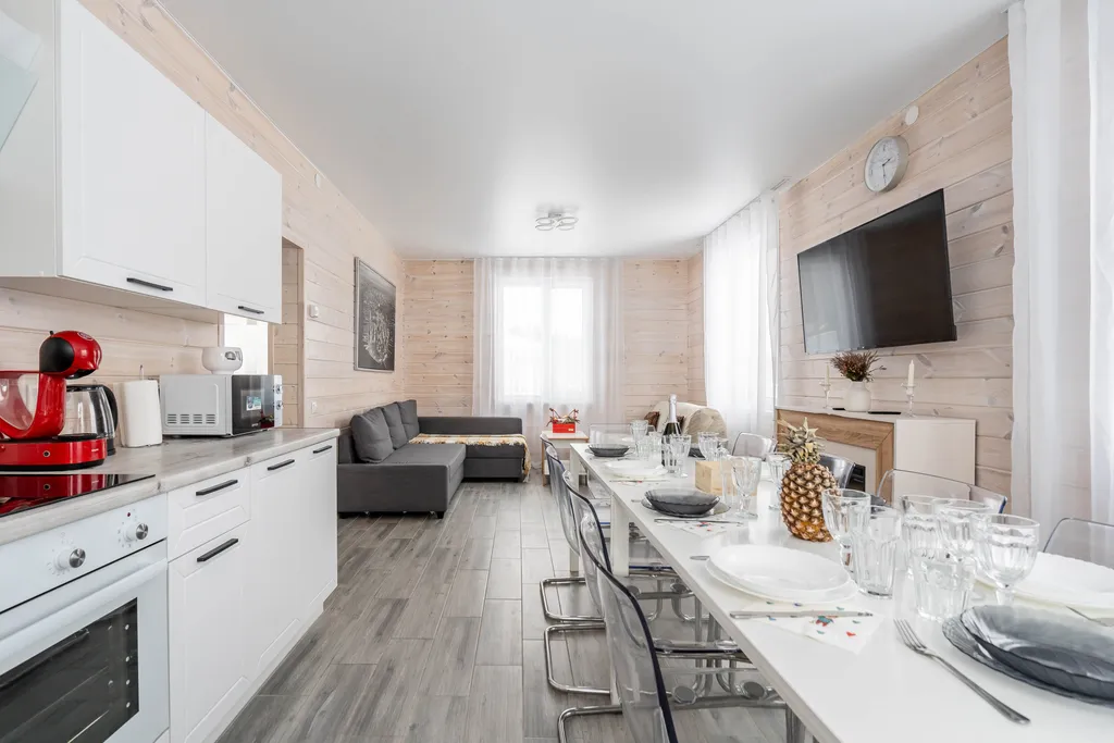 Коттедж Уютный просторный дом у лесного озера — Ларионово