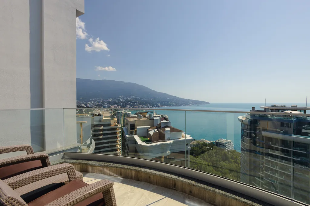 Эксклюзивная квартира с лучшим видом в приморском парке Ялты