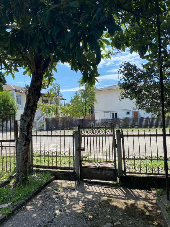 Комнаты в двухэтажном доме на берегу моря