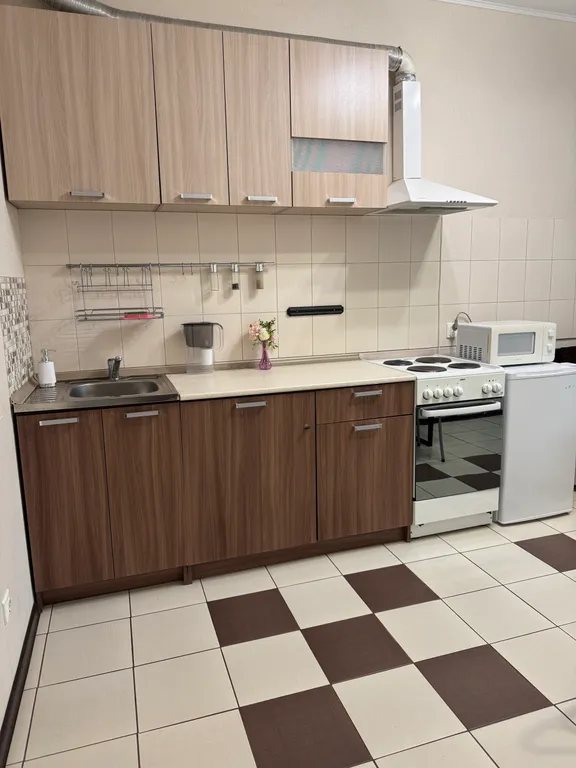 Уютная квартира у ТРЦ Планета и СК имени Сухарева