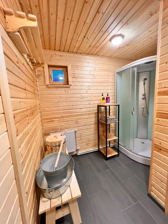 Уютный загородный дом с баней