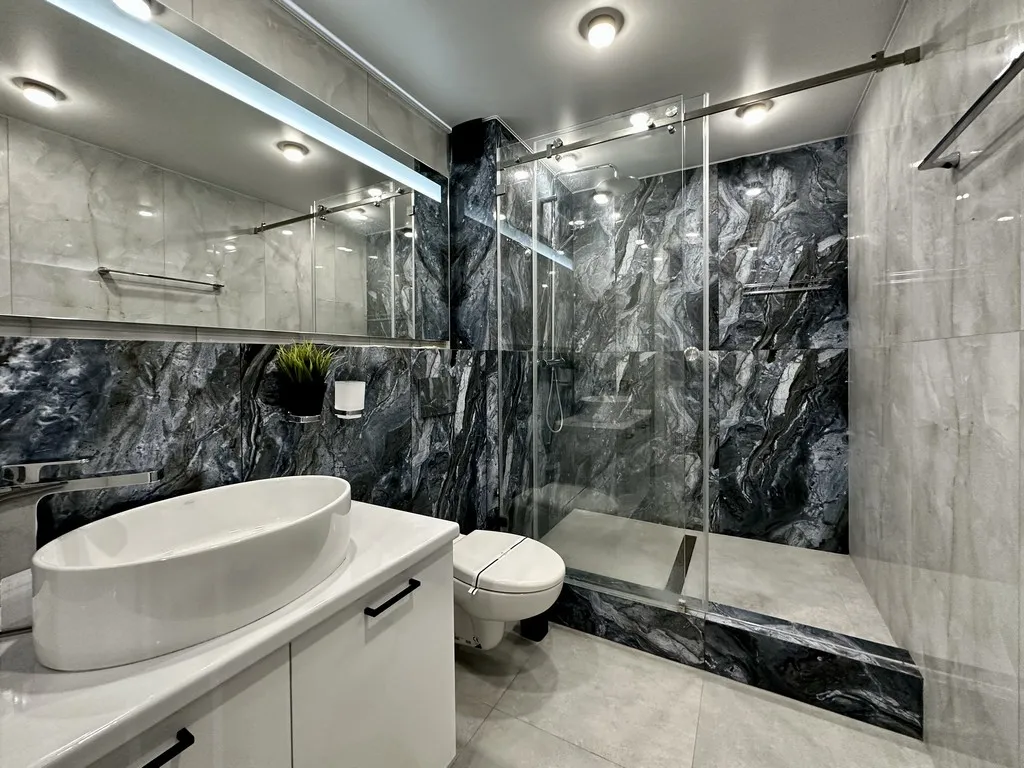 Просторная дизайнерская евродвушка в центре