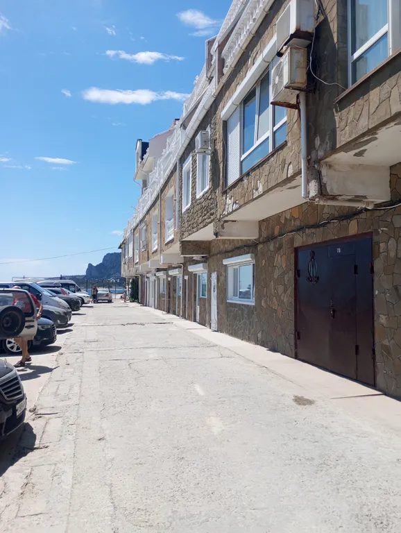 Квартира Уютная квартира с видом на море, до пляжа 2 минуты пешком — Алупка